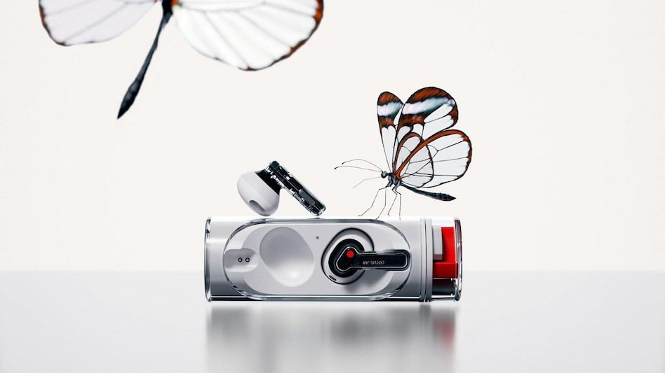 True to its name, the case is transparent and comes along with 12.6mm Dynamic drivers, support for AAC and SBC codecs, and a stem design. True to its name, the case is transparent and comes along with 12.6mm Dynamic drivers, support for AAC and SBC codecs, and a stem design.