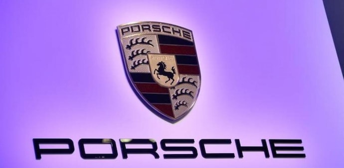 Shares in Porsche avoided dropping below its IPO pricing for the first two days of trading on Thursday and Friday, closing flat at 82.50 euros both days. Shares in Porsche avoided dropping below its IPO pricing for the first two days of trading on Thursday and Friday, closing flat at 82.50 euros both days.