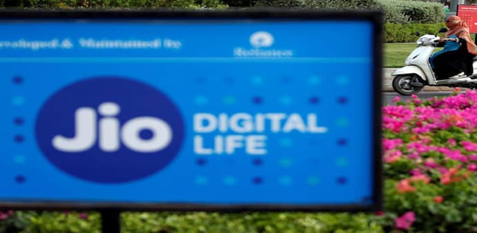 Jio True 5G pilot beta trail has also been extended to Chennai and Nathdwara, Rajasthan. Jio True 5G pilot beta trail has also been extended to Chennai and Nathdwara, Rajasthan.