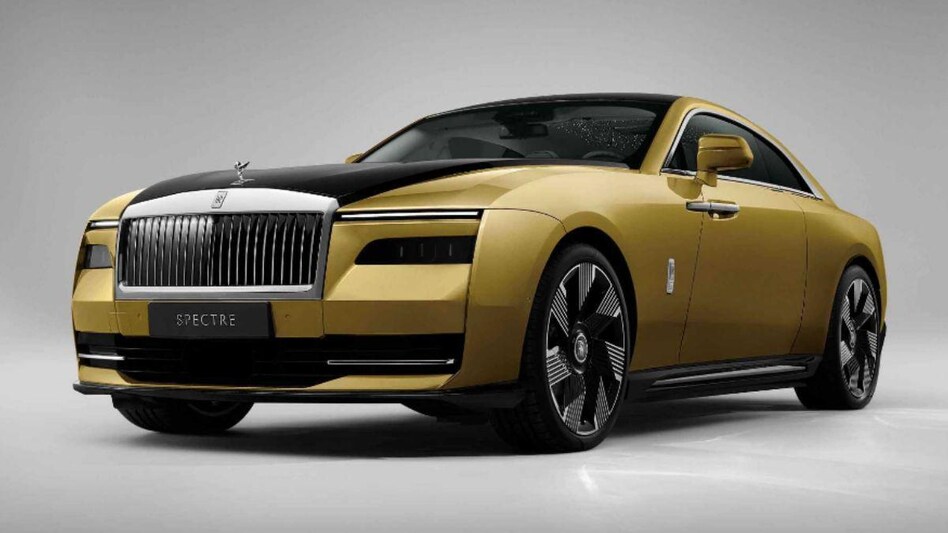 Rolls-Royce has unveiled its first electric car and you'll see it on roads next year Rolls-Royce has unveiled its first electric car and you'll see it on roads next year