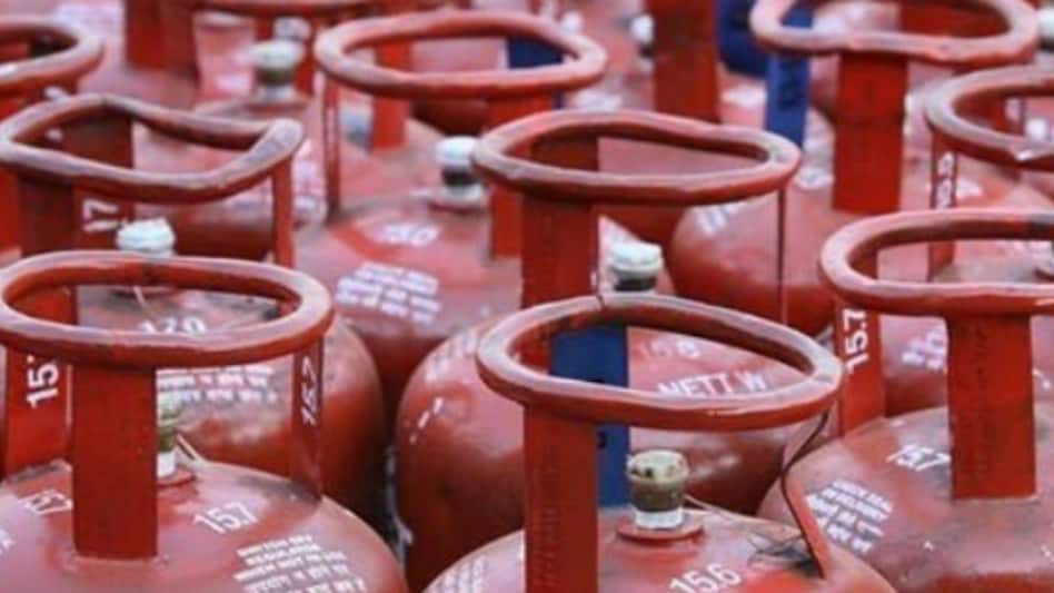 Gujarat govt announces 2 free LPG cylinders a year Gujarat govt announces 2 free LPG cylinders a year