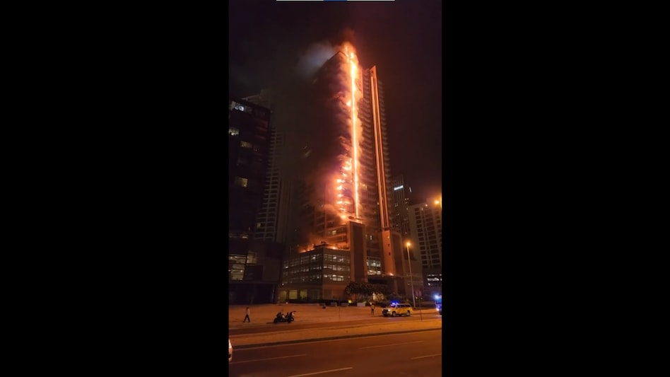 WATCH: Massive fire breaks out at skyscraper near Burj Khalifa in Dubai (Photo: Twitter) WATCH: Massive fire breaks out at skyscraper near Burj Khalifa in Dubai (Photo: Twitter)