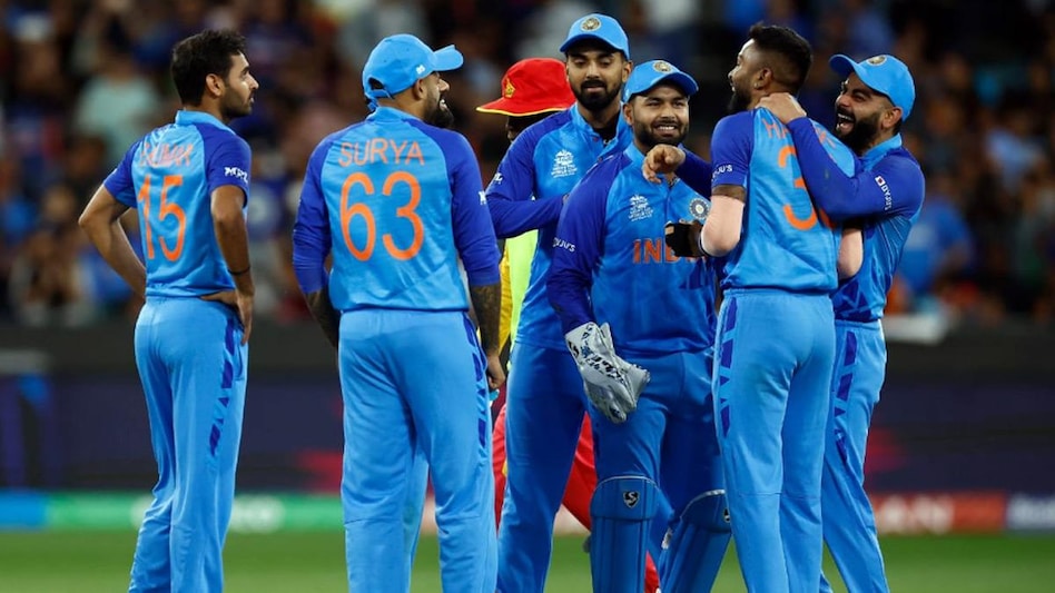 India has faced England thrice in the T20 World Cup matches in 2007, 2009, 2012. Team India won twice, while England won one match. India has faced England thrice in the T20 World Cup matches in 2007, 2009, 2012. Team India won twice, while England won one match.