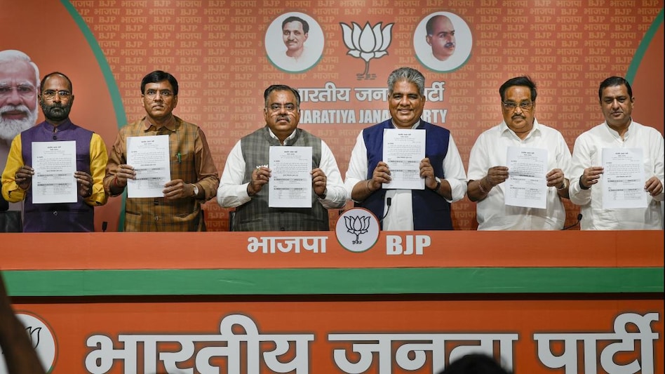 Union Minister Bhupendra Yadav releases the list of BJP candidates for Gujarat Assembly elections 2022. Union Minister Bhupendra Yadav releases the list of BJP candidates for Gujarat Assembly elections 2022.