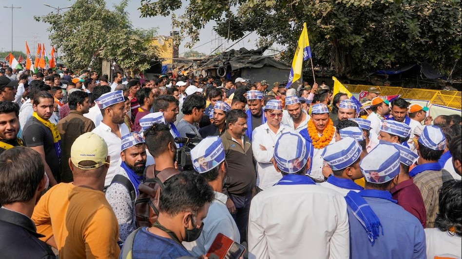 Candidates of various political parties with their supporters arrive to file Municipal Corporation of Delhi Candidates of various political parties with their supporters arrive to file Municipal Corporation of Delhi