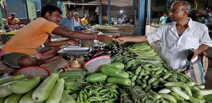 India's wholesale and retail price inflation fell in October after remaining high for most part of the year mainly due to supply chain disruptions following outbreak of the Russia-Ukraine war in February. India's wholesale and retail price inflation fell in October after remaining high for most part of the year mainly due to supply chain disruptions following outbreak of the Russia-Ukraine war in February.