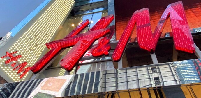Fashion retailer H&M to cut 1,500 jobs in cost-saving drive (Photo: Reuters) Fashion retailer H&M to cut 1,500 jobs in cost-saving drive (Photo: Reuters)