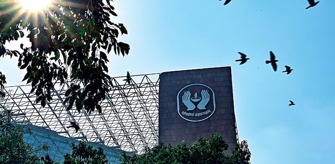 Life Insurance Corporation, the country's biggest insurer, debuted at the 9th spot in the BT500 2022 list Life Insurance Corporation, the country's biggest insurer, debuted at the 9th spot in the BT500 2022 list