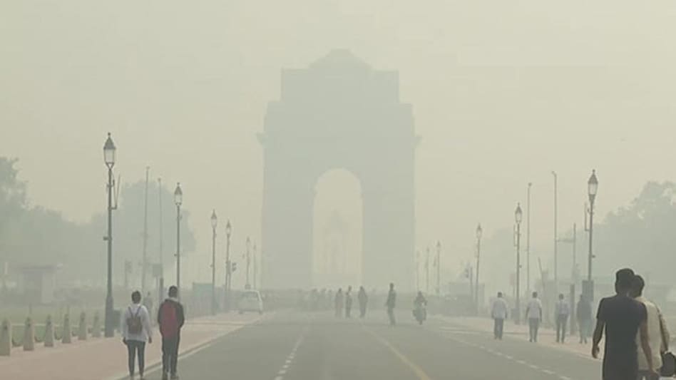 Air pollution: On Saturday morning, the air quality was severe in Delhi-NCR. Noida's AQI was 529, Gurugram's jumped to 478, and near Dhirpur's it was 534 Air pollution: On Saturday morning, the air quality was severe in Delhi-NCR. Noida's AQI was 529, Gurugram's jumped to 478, and near Dhirpur's it was 534