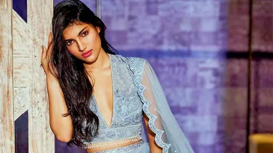 Salman Khan’s niece Alizeh Agnihotri to debut in Soumendra Padhi’s film Salman Khan’s niece Alizeh Agnihotri to debut in Soumendra Padhi’s film