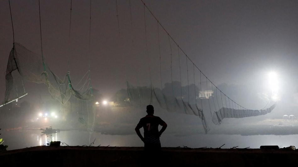 Gujarat bridge collapse: Morbi Municipality chief suspended (Photo: Reuters) Gujarat bridge collapse: Morbi Municipality chief suspended (Photo: Reuters)