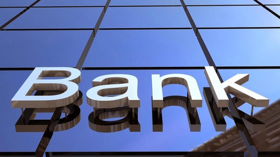 SBI vs Bank of Baroda vs Punjab National Bank: Which bank offers you an education loan at the lowest rate? SBI vs Bank of Baroda vs Punjab National Bank: Which bank offers you an education loan at the lowest rate?