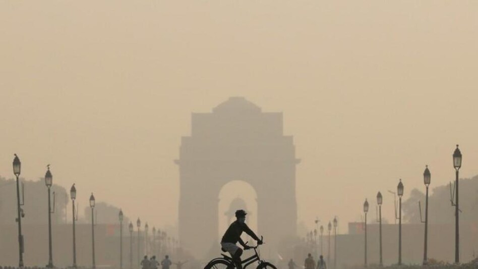 With pollution levels in India coming under severe, very poor, poor, and moderate for most cities, it is critical to take all possible steps to save the environment and keep the air clean. (Photo: Reuters) With pollution levels in India coming under severe, very poor, poor, and moderate for most cities, it is critical to take all possible steps to save the environment and keep the air clean. (Photo: Reuters)