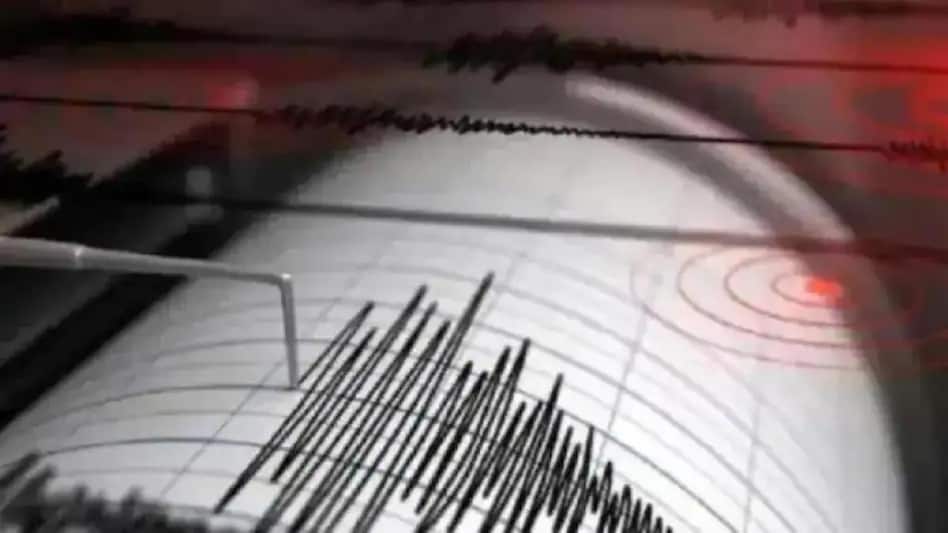 Earthquake of magnitude hits 2.5 strikes New Delhi Earthquake of magnitude hits 2.5 strikes New Delhi
