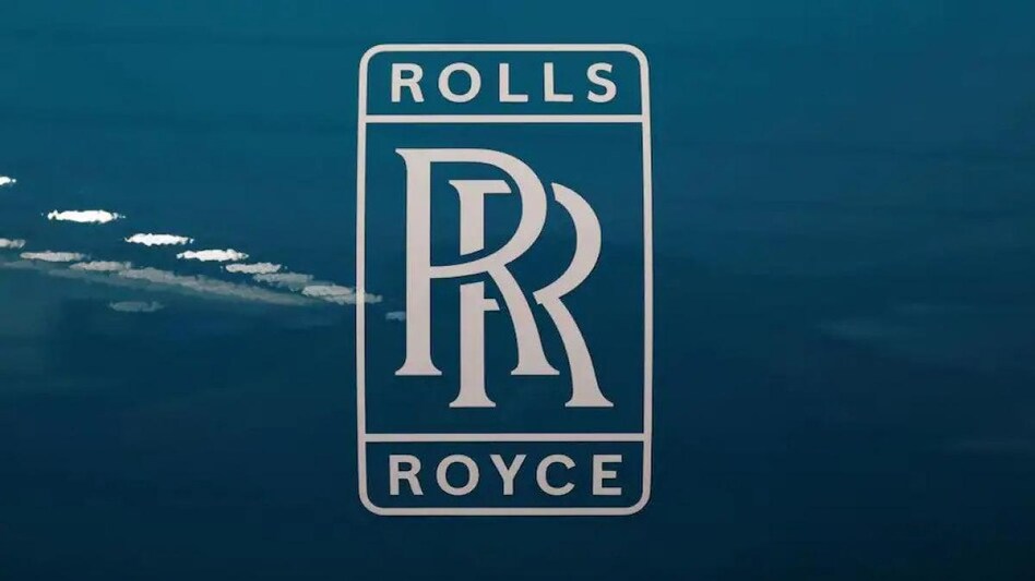 A switch to hydrogen-powered engines would require a complete redesign of airframes and infrastructure at airports. A switch to hydrogen-powered engines would require a complete redesign of airframes and infrastructure at airports.