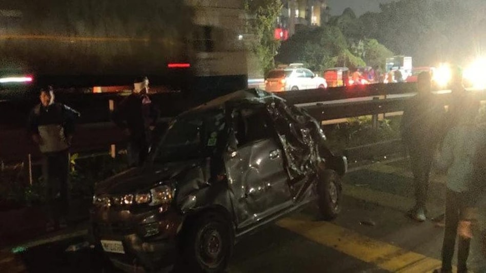 The bridge is prone to accidents due to the high slope of the road and the high speed of the vehicles. The bridge is prone to accidents due to the high slope of the road and the high speed of the vehicles.