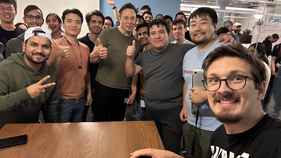 The two pictures posted by Lauren Chen in a single post showcase a major difference, and that is Twitter's missing women employees. The first picture has a diverse mix of men and women whereas the other picture that has Elon Musk at the centre of it, has The two pictures posted by Lauren Chen in a single post showcase a major difference, and that is Twitter's missing women employees. The first picture has a diverse mix of men and women whereas the other picture that has Elon Musk at the centre of it, has