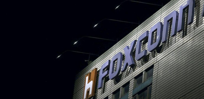 Foxconn's Apple factory in China is facing issues of worker unrest Foxconn's Apple factory in China is facing issues of worker unrest