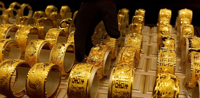 Gold prices have remained volatile this year after touching Rs 55,000 per 10 grams in March due to geopolitical highs and lows. Gold prices have remained volatile this year after touching Rs 55,000 per 10 grams in March due to geopolitical highs and lows.