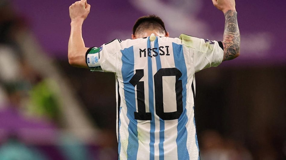 FIFA World Cup: Mexican boxer Canelo threatens Lionel Messi over dressing room celebration video (Photo: Reuters) FIFA World Cup: Mexican boxer Canelo threatens Lionel Messi over dressing room celebration video (Photo: Reuters)