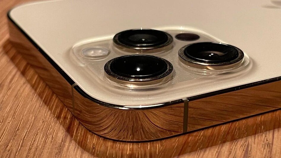 Taiwan's Foxconn, Apple Inc's biggest iPhone maker, said on Monday it was working to resume full production at a major plant in Zhengzhou Taiwan's Foxconn, Apple Inc's biggest iPhone maker, said on Monday it was working to resume full production at a major plant in Zhengzhou