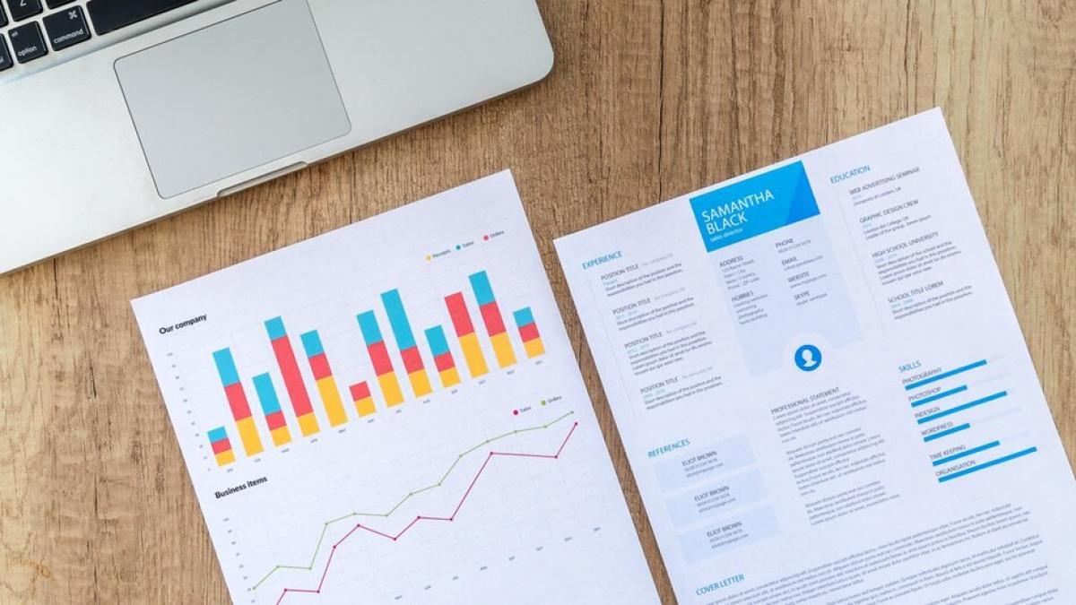 While some users backed Aditya for being creative, others said the contents on the resume were not clear despite the great design. While some users backed Aditya for being creative, others said the contents on the resume were not clear despite the great design.