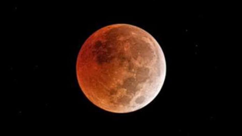 This casts a shadow on the surface of the Moon, which we see from Earth. This casts a shadow on the surface of the Moon, which we see from Earth.