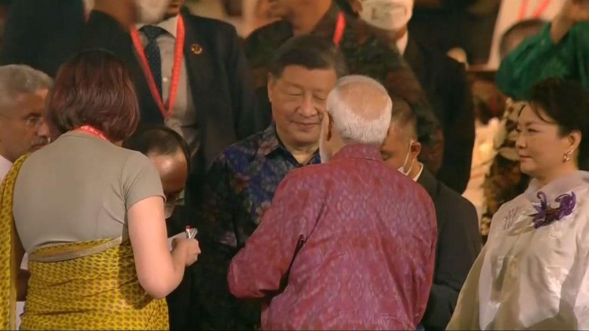 PM Modi, Xi Jinping exchange greetings at G20 Dinner PM Modi, Xi Jinping exchange greetings at G20 Dinner