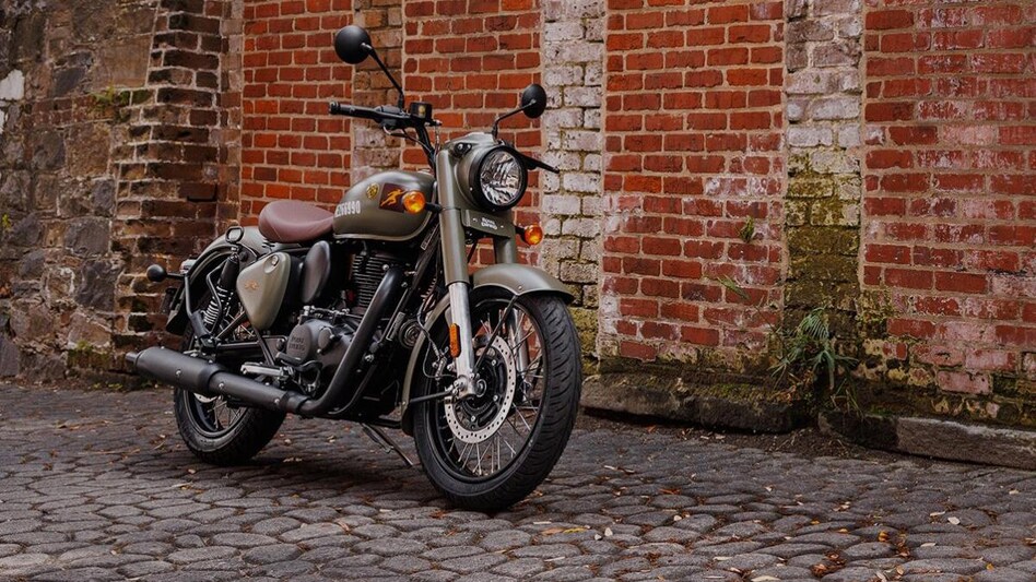 Eicher Motors Q2 report: Eicher Motors shares closed 0.83 per cent down at Rs 3,702 on Thursday at BSE. Eicher Motors Q2 report: Eicher Motors shares closed 0.83 per cent down at Rs 3,702 on Thursday at BSE.