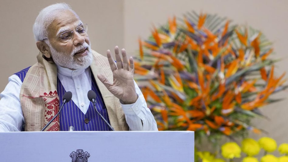 PM Modi also paid tribute to those who perished in the terrorist attacks in Mumbai on November 26. PM Modi also paid tribute to those who perished in the terrorist attacks in Mumbai on November 26.