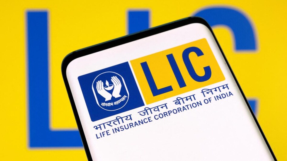 LIC’s renewal premium rose 2 per cent to Rs 56,156 crore, while single premium increased 62 per cent to Rs 66,901 crore. (Photo: Reuters) LIC’s renewal premium rose 2 per cent to Rs 56,156 crore, while single premium increased 62 per cent to Rs 66,901 crore. (Photo: Reuters)