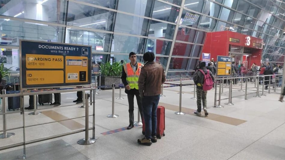 Huge congestion and chaos were reported from Delhi airport's Terminal 3 Huge congestion and chaos were reported from Delhi airport's Terminal 3