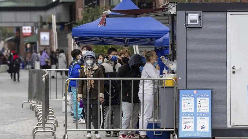 While ground reports are claiming that hospitals in China are overflowing with patients, the Chinese government has said no one died of Covid in the last two days While ground reports are claiming that hospitals in China are overflowing with patients, the Chinese government has said no one died of Covid in the last two days