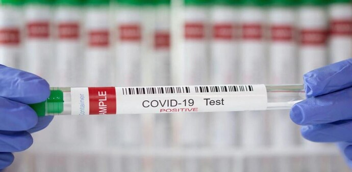 Covid has spread like wildfire in China with reports suggesting around half a million infection cases every day. Reports coming from China say hospitals are running out of beds and oxygen due to a high number of cases. Covid has spread like wildfire in China with reports suggesting around half a million infection cases every day. Reports coming from China say hospitals are running out of beds and oxygen due to a high number of cases.