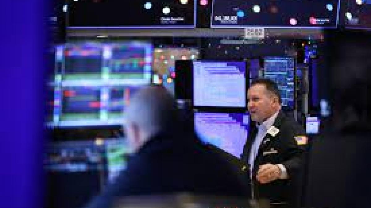 S&P 500, Nasdaq fall on rate worries, Tesla struggles after early gains