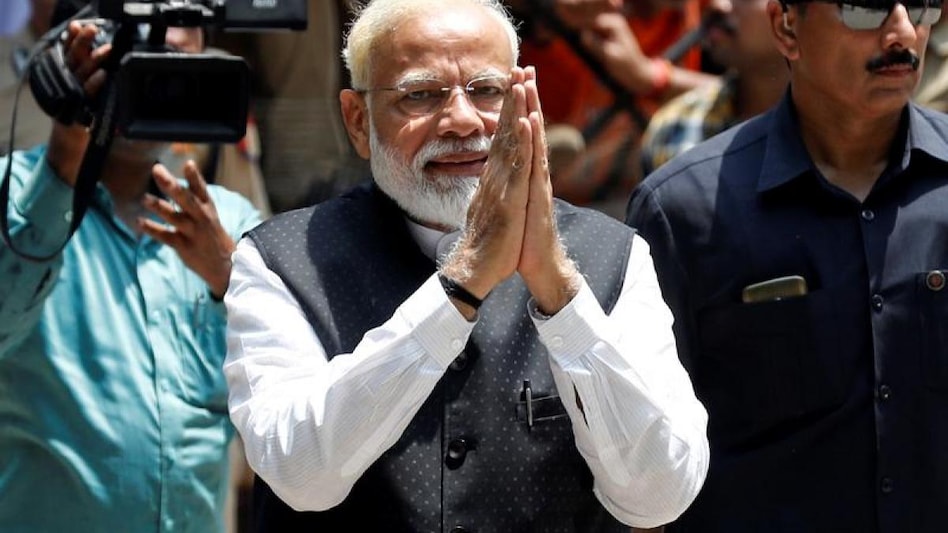 PM Modi flagged off the Gandhinagar-Mumbai Vande Bharat Express train during his second day of Gujarat's visit. He also launched the first phase of Ahmedabad Metro rail project. (Photo: Reuters) PM Modi flagged off the Gandhinagar-Mumbai Vande Bharat Express train during his second day of Gujarat's visit. He also launched the first phase of Ahmedabad Metro rail project. (Photo: Reuters)