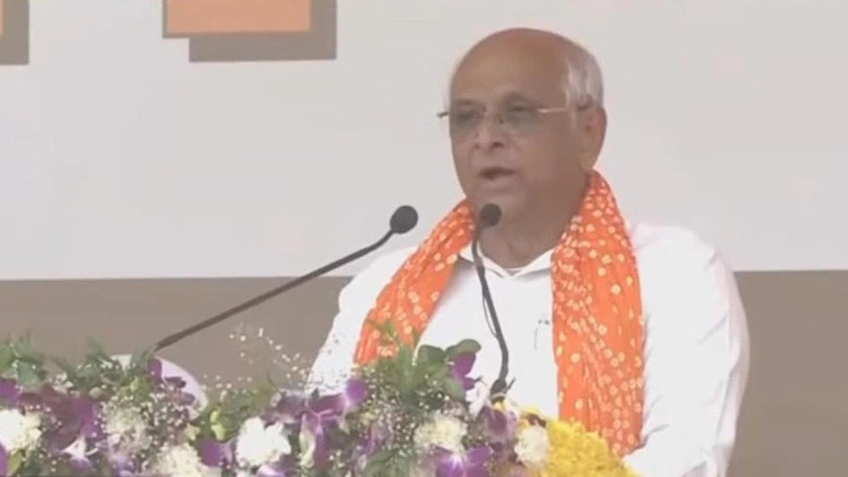 Gujarat Governor Acharya Devvrat administered the oath of office to Patel and his cabinet at Gandhinagar’s Helipad Ground. Gujarat Governor Acharya Devvrat administered the oath of office to Patel and his cabinet at Gandhinagar’s Helipad Ground.