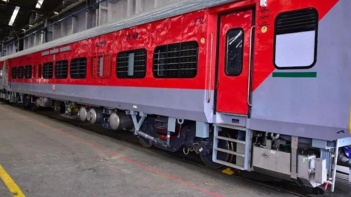What is important to note is that the train doesn’t have its own pantry car and has to depend on on-board vendors authorised by IRCTC. What is important to note is that the train doesn’t have its own pantry car and has to depend on on-board vendors authorised by IRCTC.