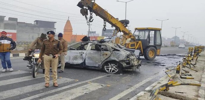 On Friday, Twitter was flooded with several videos of the accident where it could be seen that Pant was helped by locals after the accident. (AP Photo) On Friday, Twitter was flooded with several videos of the accident where it could be seen that Pant was helped by locals after the accident. (AP Photo)