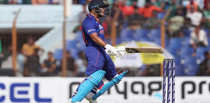 Ishan Kishan scores fastest 200 in 3rd ODI against Bangladesh, Twitter can't keep calm Ishan Kishan scores fastest 200 in 3rd ODI against Bangladesh, Twitter can't keep calm