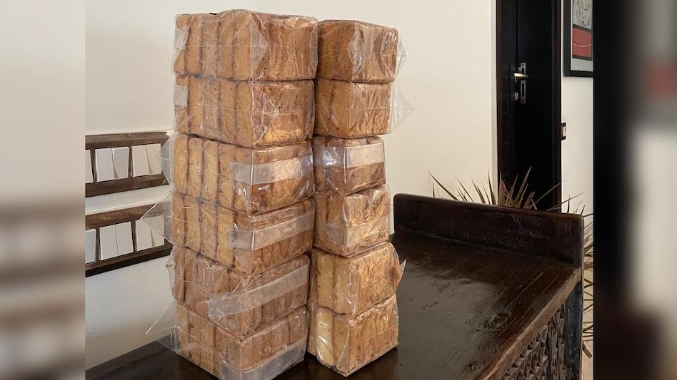 The Changi airport staff no longer confuse the popular tea snack The Changi airport staff no longer confuse the popular tea snack