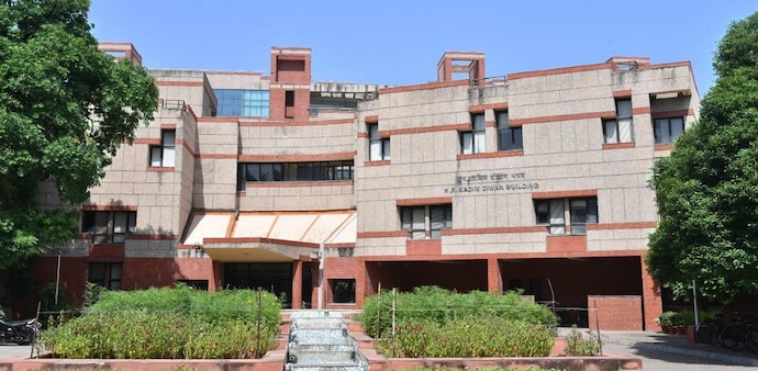 In all, 33 offers above Rs 1 crore have been received by IIT-Kanpur students In all, 33 offers above Rs 1 crore have been received by IIT-Kanpur students