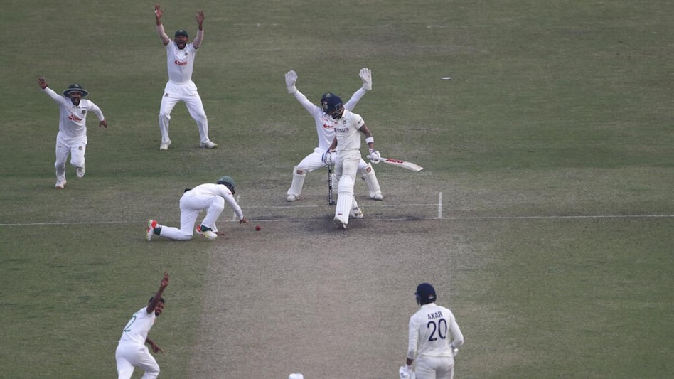 India vs Bangladesh 2nd Test Live Score: The Men in Blue are in trouble after losing quick wickets against The Tigers India vs Bangladesh 2nd Test Live Score: The Men in Blue are in trouble after losing quick wickets against The Tigers