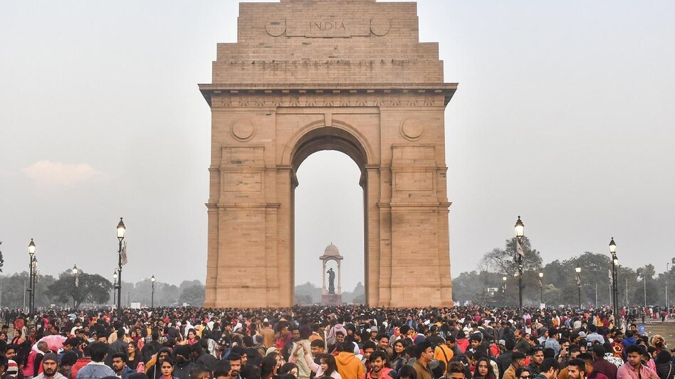 Delhi Traffic Police has made elaborate traffic arrangements, at and around India Gate for regulation of traffic, both pedestrian and vehicular Delhi Traffic Police has made elaborate traffic arrangements, at and around India Gate for regulation of traffic, both pedestrian and vehicular