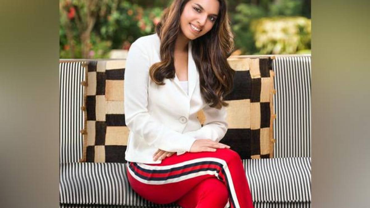 She married Noel Tata's son Neville in 2019. She married Noel Tata's son Neville in 2019.