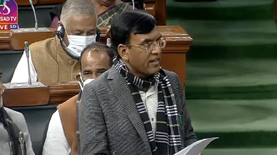 Mansukh Mandaviya chaired a high-level meeting on Wednesday to review the Covid situation in India and the preparedness of public health system for any outbreak Mansukh Mandaviya chaired a high-level meeting on Wednesday to review the Covid situation in India and the preparedness of public health system for any outbreak