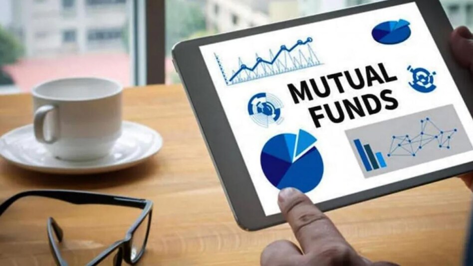 The net inflow in equity mutual funds plunged 76% to Rs 2,258 crore in November The net inflow in equity mutual funds plunged 76% to Rs 2,258 crore in November