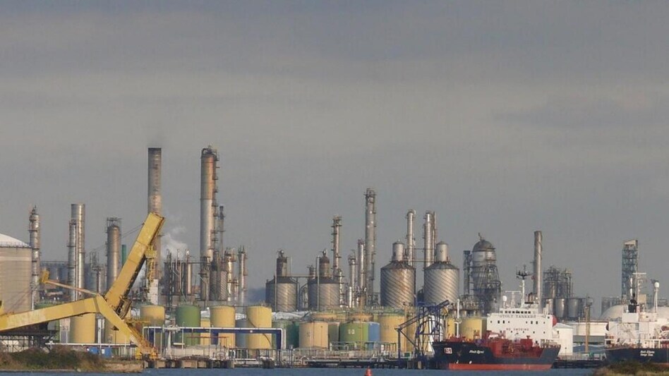 Group of Seven price cap on Russian seaborne oil came into force on Monday as the West tries to limit Moscow's ability to finance its war in Ukraine, but Russia has said it will not abide by the measure even if it has to cut production Group of Seven price cap on Russian seaborne oil came into force on Monday as the West tries to limit Moscow's ability to finance its war in Ukraine, but Russia has said it will not abide by the measure even if it has to cut production