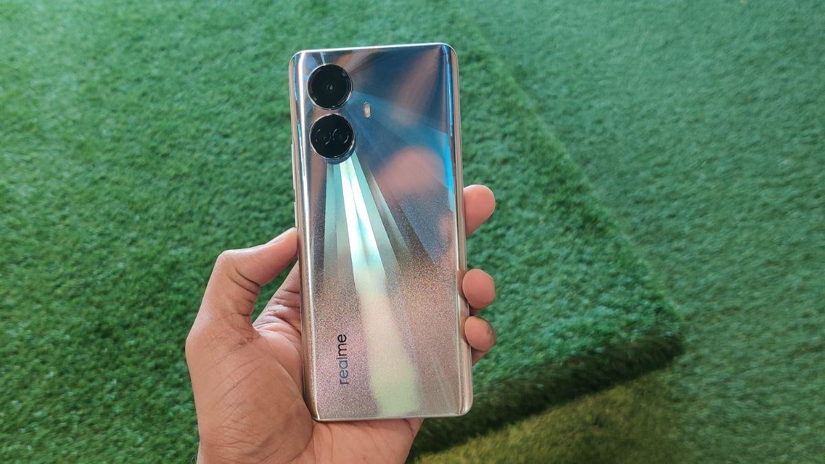 Realme 10 Pro Plus की मार्केट में बिक्री हुई शुरू, curved Display वाला है यह स्मार्टफोन Sale of Realme 10 Pro Plus started in the market, this smartphone is with curved display
