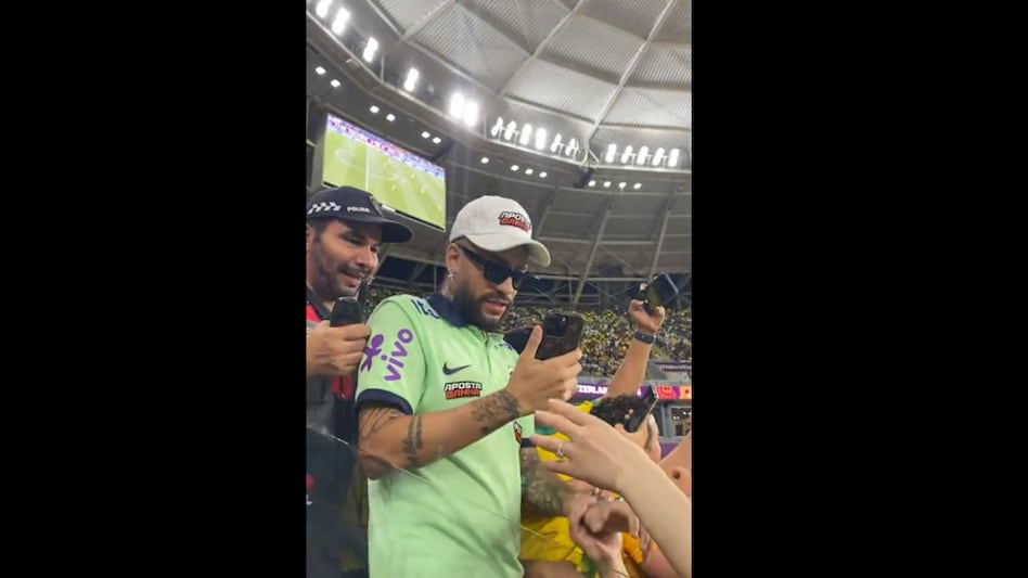 FIFA World Cup 2022: Neymar’s doppelganger steals the thunder as he poses with fans in Qatar FIFA World Cup 2022: Neymar’s doppelganger steals the thunder as he poses with fans in Qatar